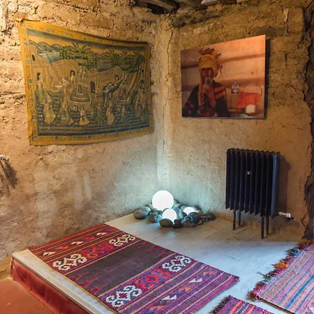 Demajia. Casa Entera: En *
