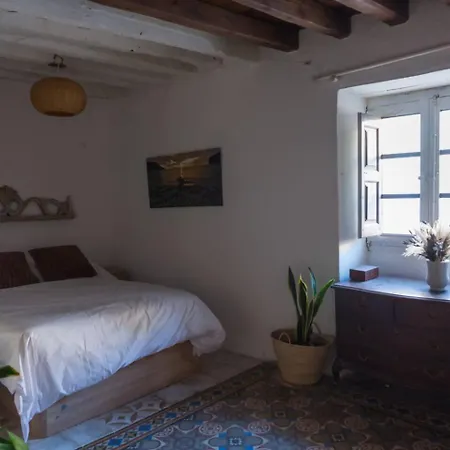 Demajia. Casa Entera: En *