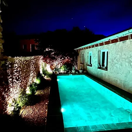 Demajia. Casa Entera: En Castillejo de Robledo