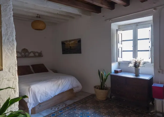 Demajia. Casa Entera: En *