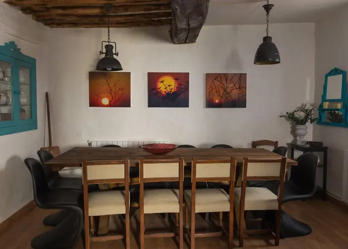 Demajia. Casa Entera: En *