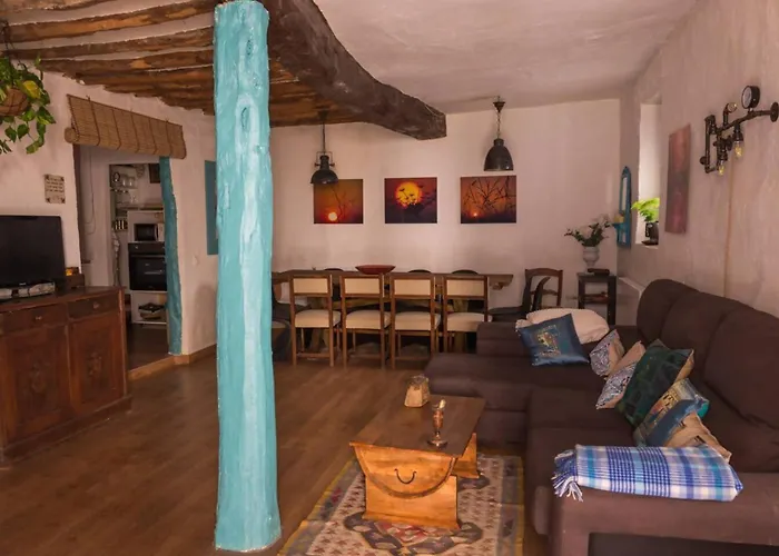 Demajia. Casa Entera: En Castillejo de Robledo