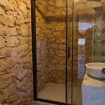 Demajia. Casa Entera: En * Castillejo de Robledo