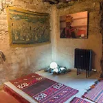 Demajia. Casa Entera: En *